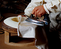 Ironing brim of Panama hat